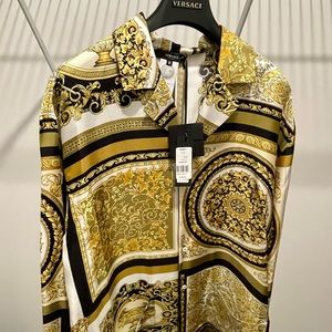 New Versace shirt never worn
